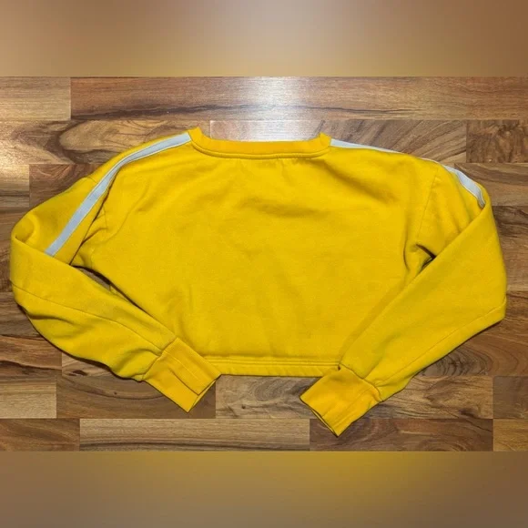 Gymshark Women's Yellow Cropped Sweater Size Medium Athletic Outdoors - Picture 3 of 7